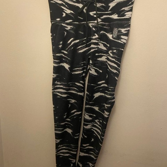 Pants - XS Zebra Print Free People Leggings